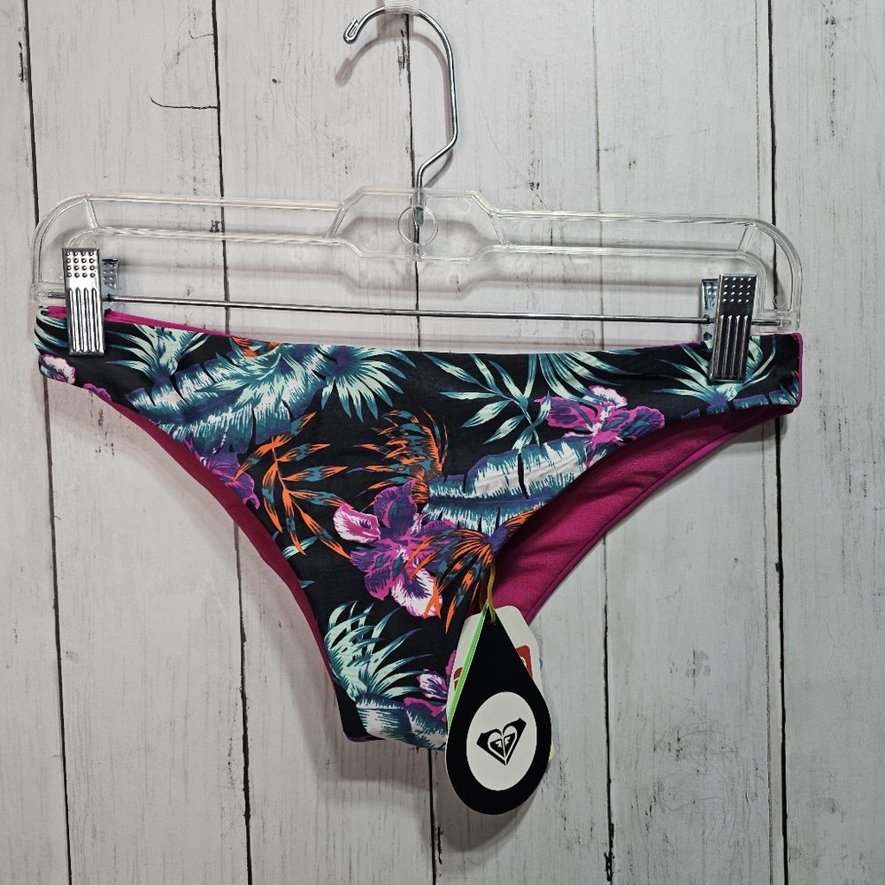 NWT Roxy Reversible Betty Pant Hipster Bikini Bottom Pink Floral Size Medium.